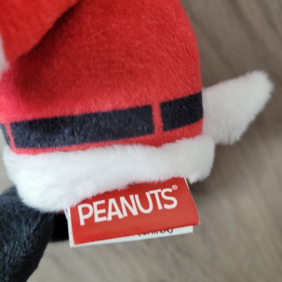 Hallmark Snoopy Santa Plush Stuffed Animal  7” - Picture 4 of 5